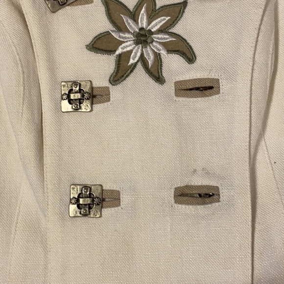 Traditional German Drindl - Picture 10 of 12